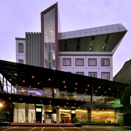 Oak Tree Urban Hotel ג'קרטה מראה חיצוני תמונה