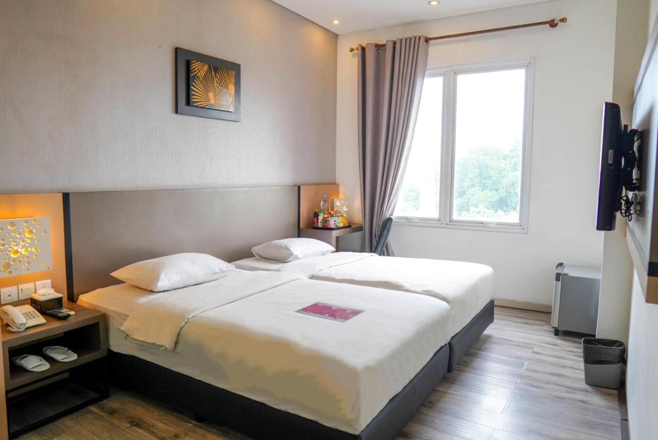 Oak Tree Urban Hotel ג'קרטה מראה חיצוני תמונה