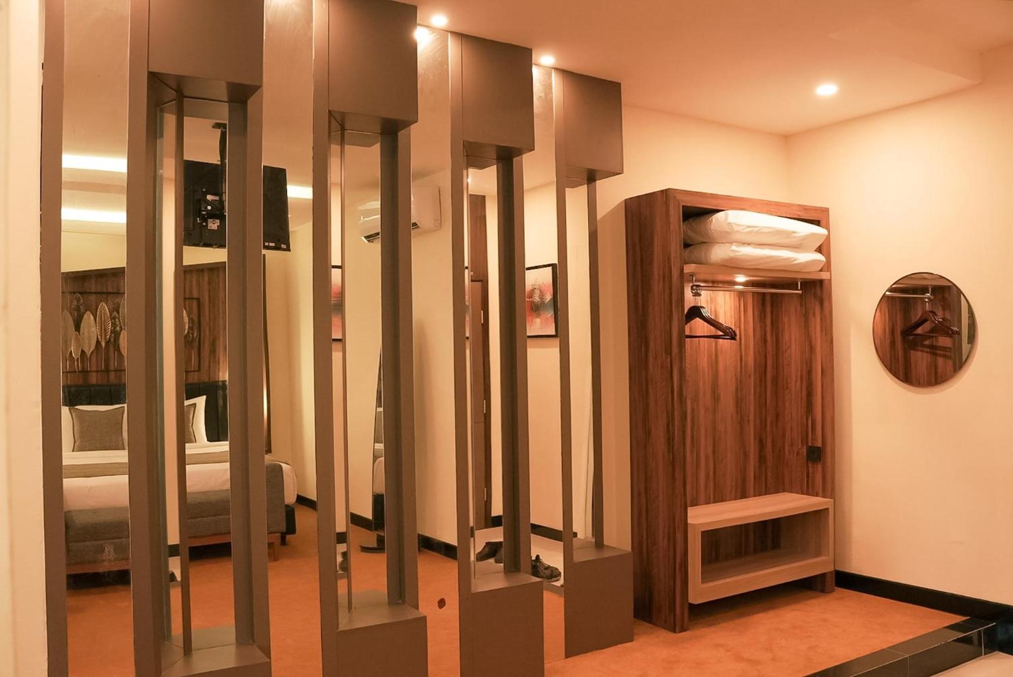 Oak Tree Urban Hotel ג'קרטה מראה חיצוני תמונה