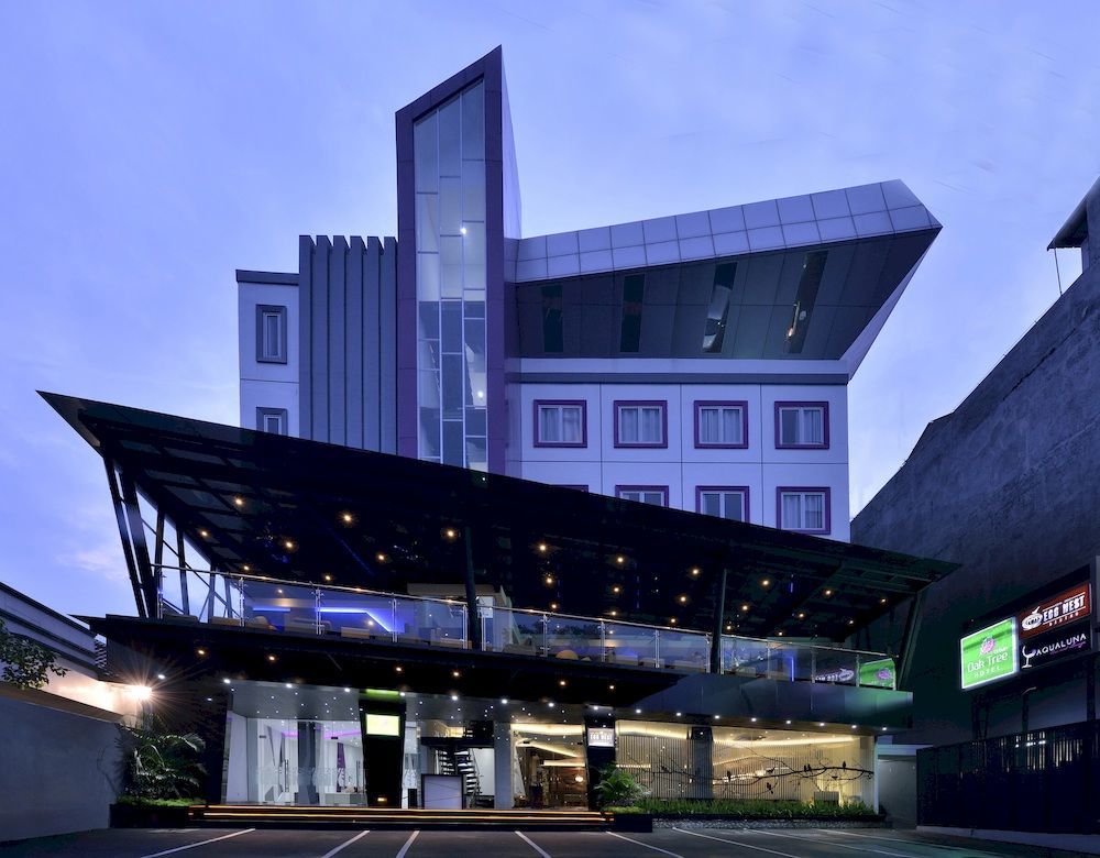 Oak Tree Urban Hotel ג'קרטה מראה חיצוני תמונה