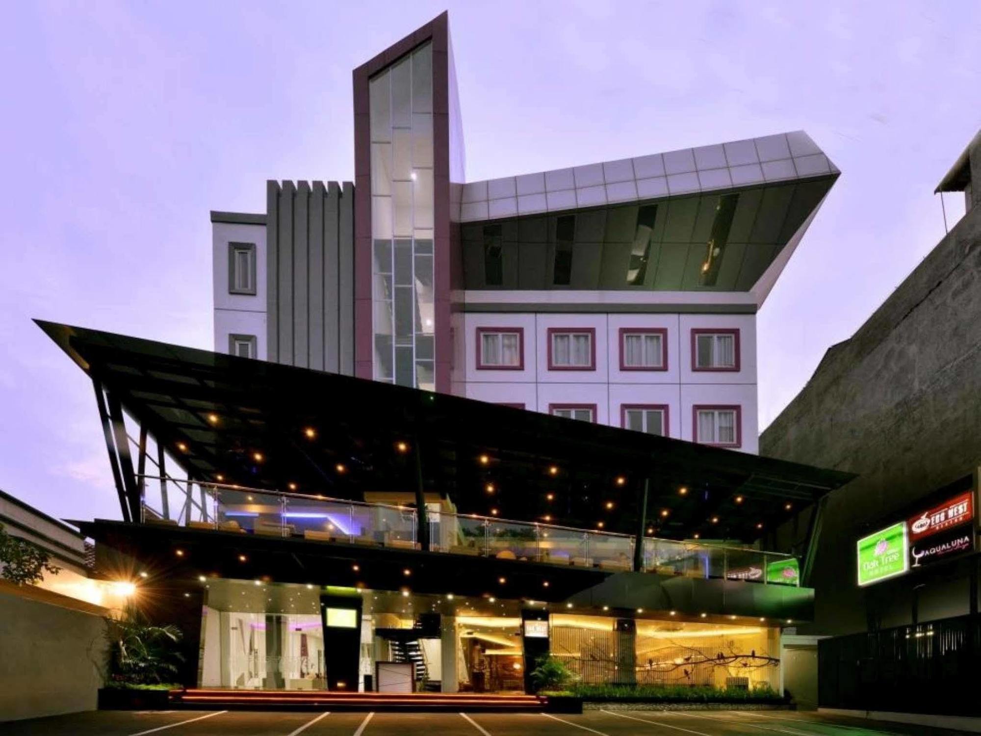 Oak Tree Urban Hotel ג'קרטה מראה חיצוני תמונה